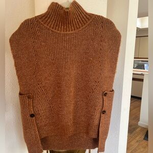 Sleeveless sweater by Anthropologie! 🐻